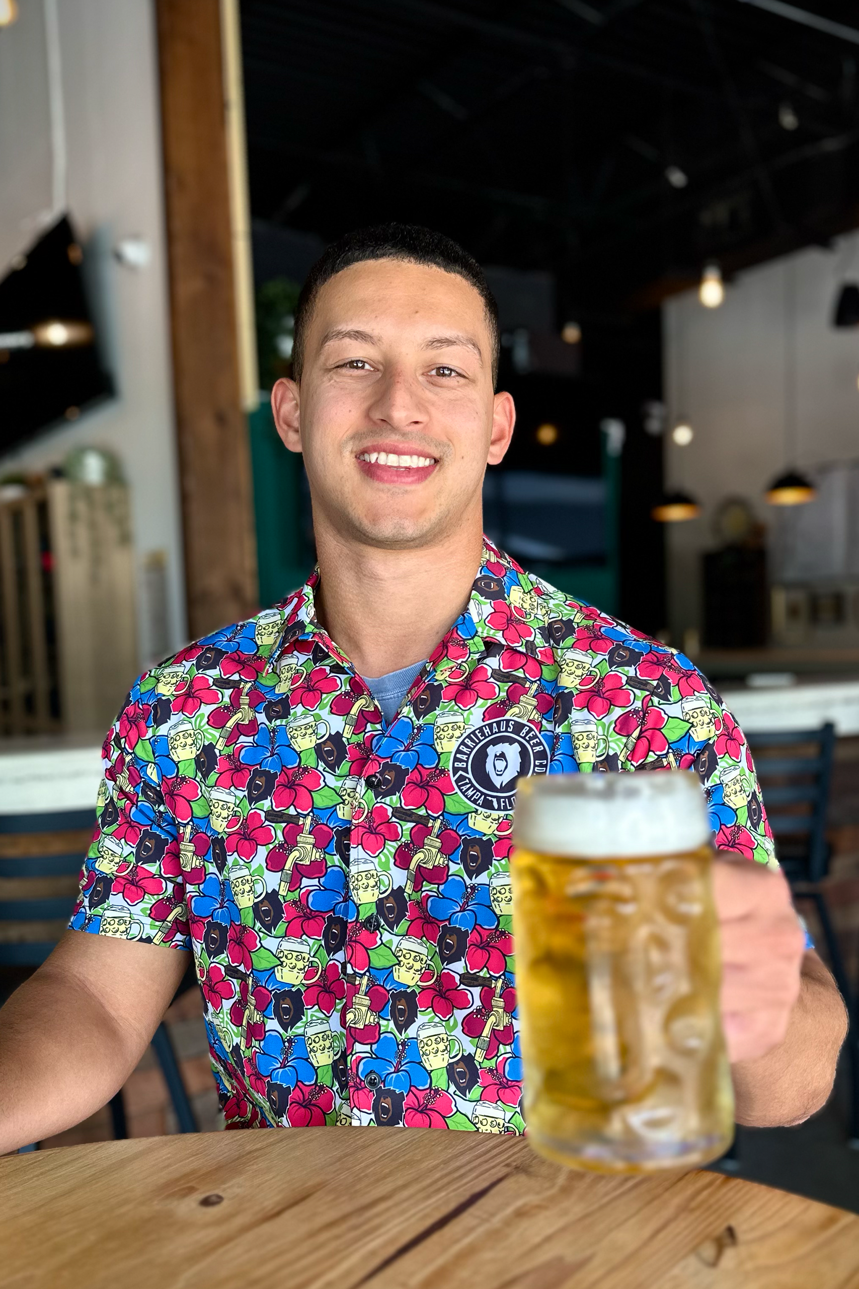Chris, Beertender